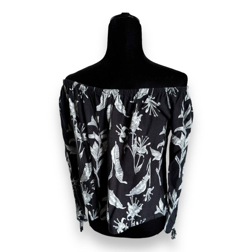 Roxy Womens Blouse Sz L Off Shoulder Floral Black White Textured Dotted Fabric - Picture 6 of 9